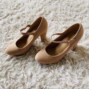 Dream Pairs 3.5 in High Heels Size 7